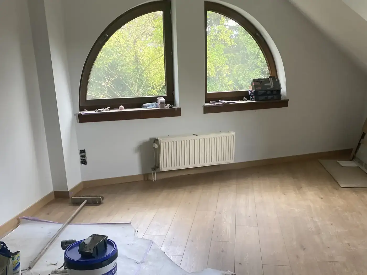 Avant — le chantier vient de se terminer